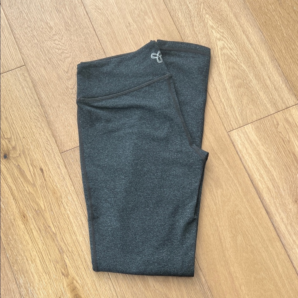 Mid rise TNA Dark / Charcoal Grey Aritzia Leggings - Size Small